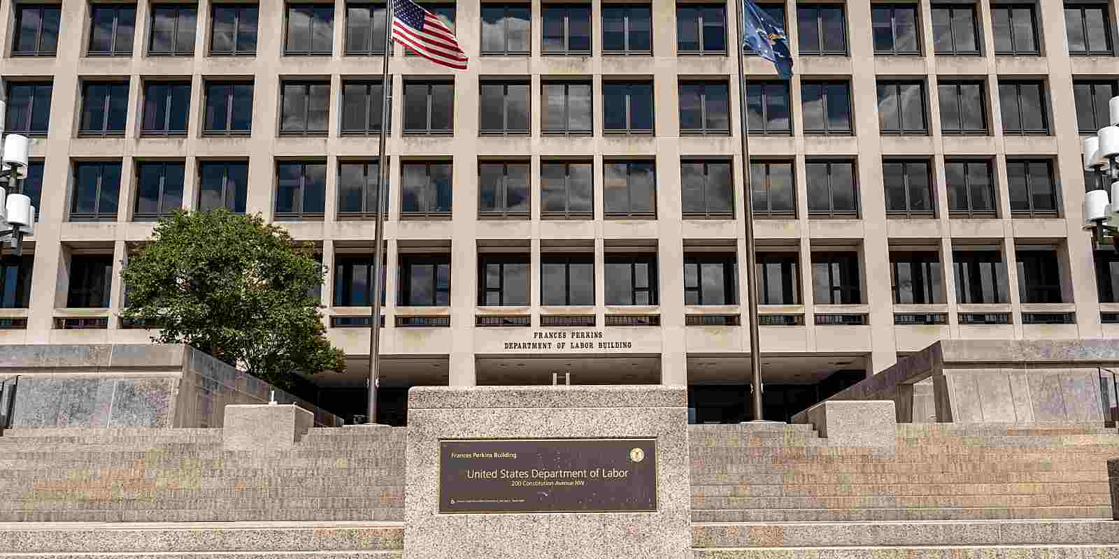 department of labor front of the building in washington dc