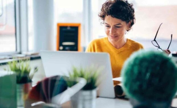 woman at laptop